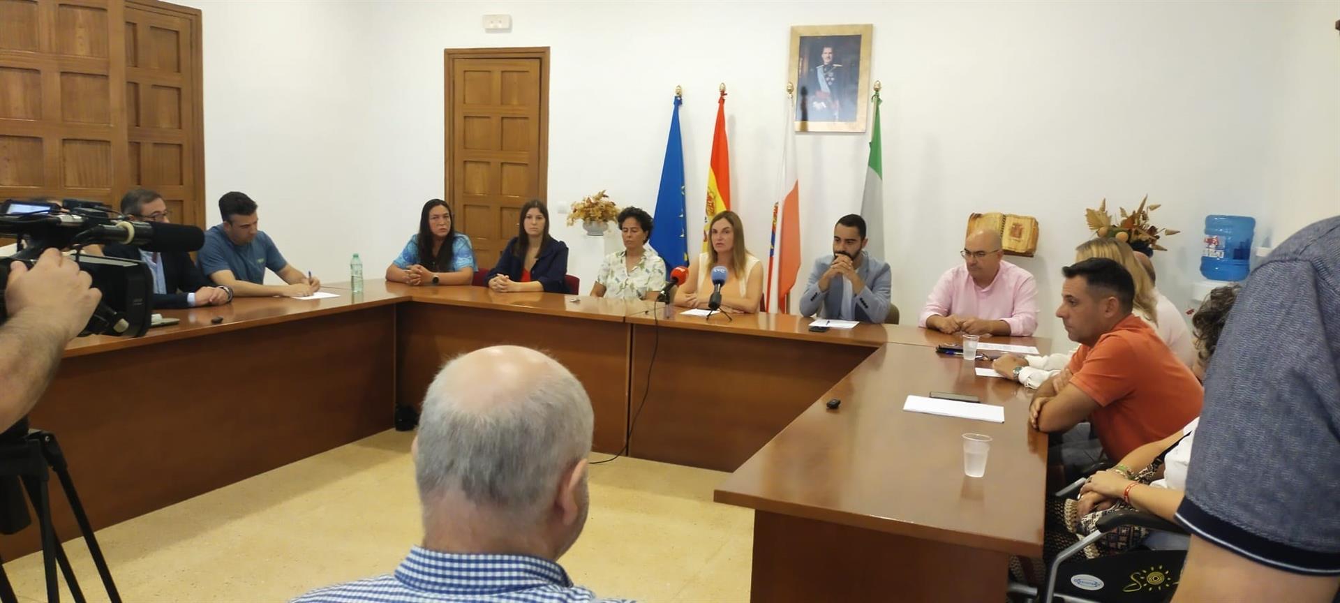 La alcaldesa de Cayón dimite por "innumerables trabas y presiones" La alcaldesa de Cayón dimite por "innumerables trabas y presiones"