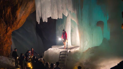 Viajamos a Austria con SuperKarmen para fotografiar la cueva de hielo m&aacute;s grande del mundo