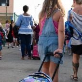 Imagen de archivo de unos niños entrando al colegio