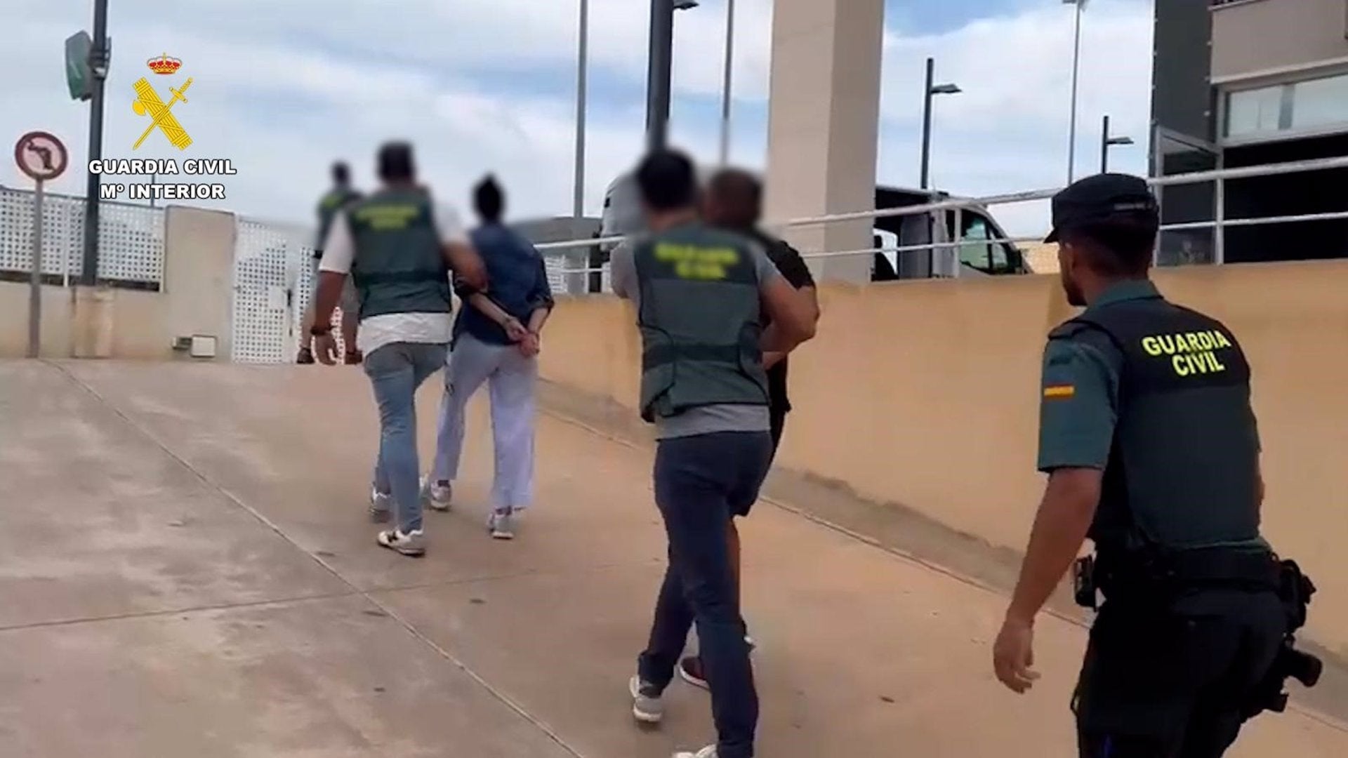 Detenidos tres miembros de una banda que robaron en 22 viviendas de lujo en Ibiza Detenidos tres miembros de una banda que robaron en 22 viviendas de lujo en Ibiza