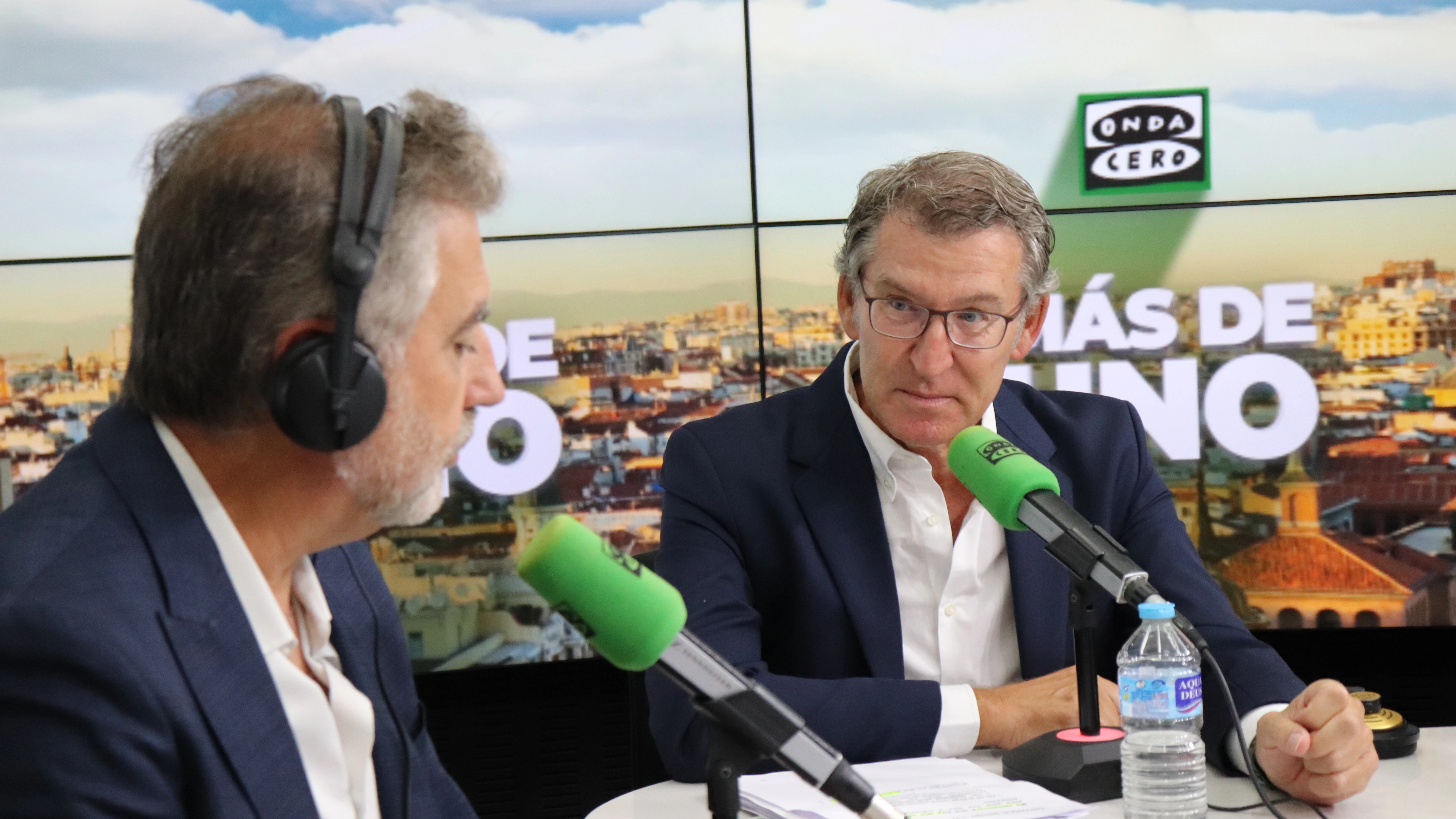 Alberto Núñez Feijóo durante la entrevista con Carlos Alsina