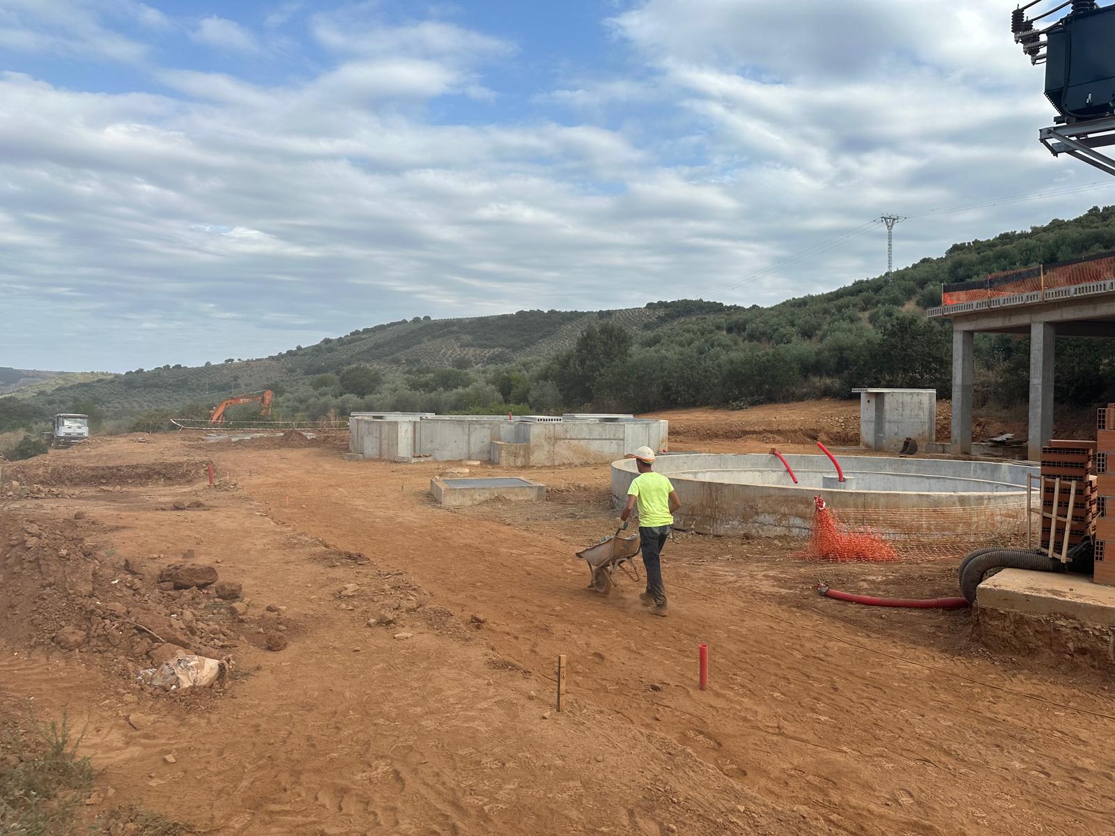 La Junta invierte más de 6 millones de euros en la construcción de 2 obras hidráulicas en Cañamero y Castañar de Ibor La Junta invierte más de 6 millones de euros en la construcción de 2 obras hidráulicas en Cañamero y Castañar de Ibor