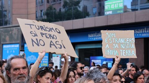 Imagen de una protesta contra el turismo masivo en Mallorca