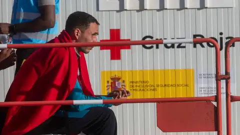 Cifra récord de llegadas de migrantes a Canarias: más de 6.000 en julio y agosto Cifra récord de llegadas de migrantes a Canarias: más de 6.000 en julio y agosto