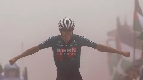 Hazaña de Castrillo en el Cuitu Negru, O'Connor resiste de rojo Hazaña de Castrillo en el Cuitu Negru, O'Connor resiste de rojo