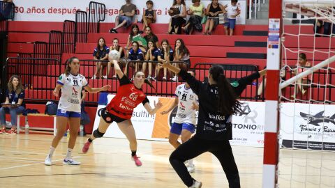 Un momento del Elda-Balonmano Morvedre