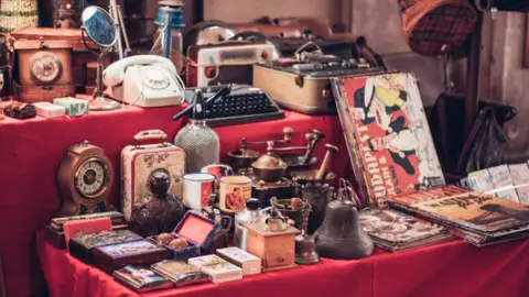 Antiguedades y otros objetos que tienes en casa y que puedes vender por mucho dinero: hasta 90.000 euros Antiguedades y otros objetos que tienes en casa y que puedes vender por mucho dinero: hasta 90.000 euros