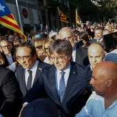 Imagen del expresidente de la Generalitat Carles Puigdemont (2d) y el presidente del Parlament, Josep Rull (2i), el pasado 8 de agosto en Barcelona/ EFE/ Quique García Imagen del expresidente de la Generalitat Carles Puigdemont (2d) y el presidente del Parlament, Josep Rull (2i), el pasado 8 de agosto en Barcelona/ EFE/ Quique García