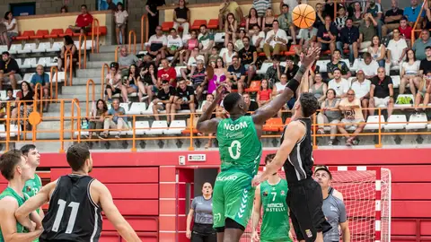 El nuevo Amics se estrena con victoria El nuevo Amics se estrena con victoria