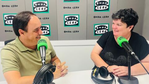 Juanfran P&eacute;rez, alcalde de Finestrat, en M&aacute;s de uno Marina Baixa con Marta Llinares.