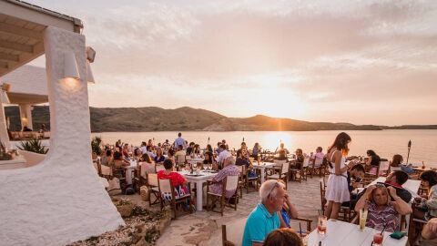 Un restaurante en Menorca en primera l&iacute;nea de costa.