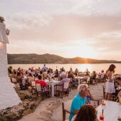 Un restaurante en Menorca en primera línea de costa.