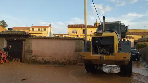Los bomberos de la Diputación han tenido que intervenir en varios pueblos de la provincia afectados por las tormentas TORMENTAS