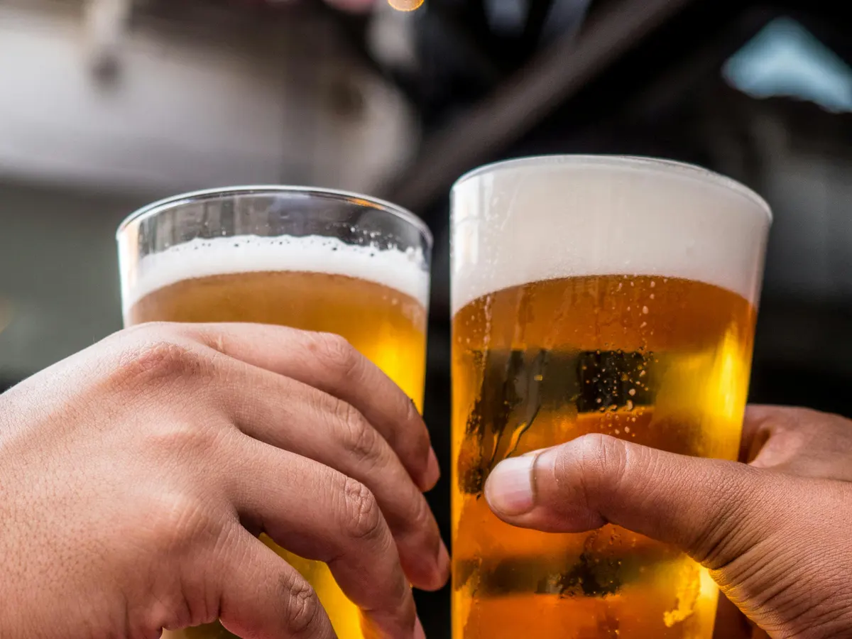 Los neurólogos se ponen de acuerdo y recomiendan que dejes la cerveza desde esta edad 10 Merca2.es Estrategias para reducir el consumo
