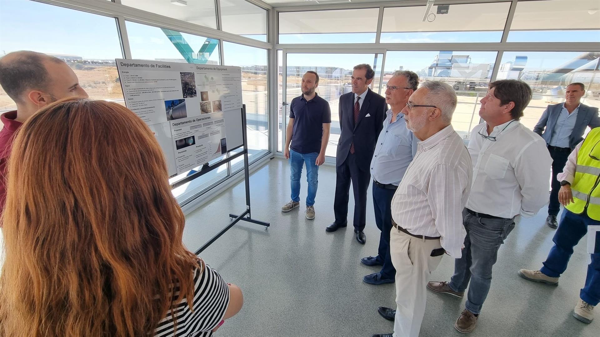 Quintana destaca la importancia de proyectos como la fábrica de diamantes de Trujillo para el desarrollo de Extremadura Quintana destaca la importancia de proyectos como la fábrica de diamantes de Trujillo para el desarrollo de Extremadura