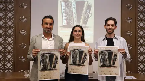 El VIII Festival "Los Piporros" de Guareña llegará del 6 al 8 de septiembre con las actuaciones de Manantial Folk y Aulaga Folk El VIII Festival "Los Piporros" de Guareña llegará del 6 al 8 de septiembre con las actuaciones de Manantial Folk y Aulaga Folk