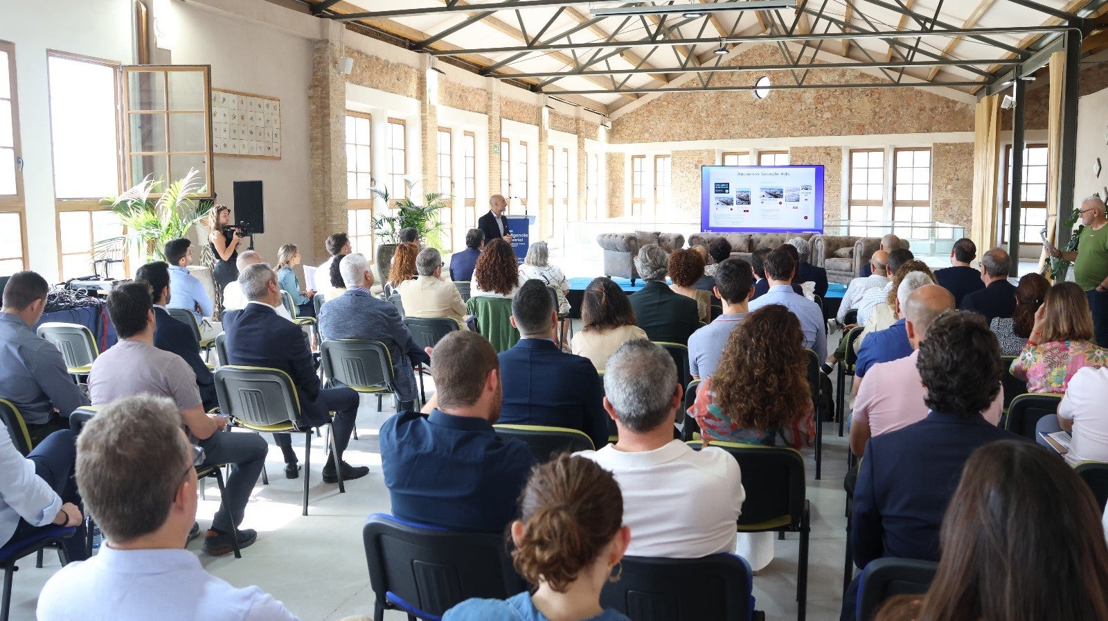 El Ayuntamiento de Onda organiza el III Maratón de Arquitectura Circular para los días 4 y 5 de octubre El Ayuntamiento de Onda organiza el III Maratón de Arquitectura Circular para los días 4 y 5 de octubre