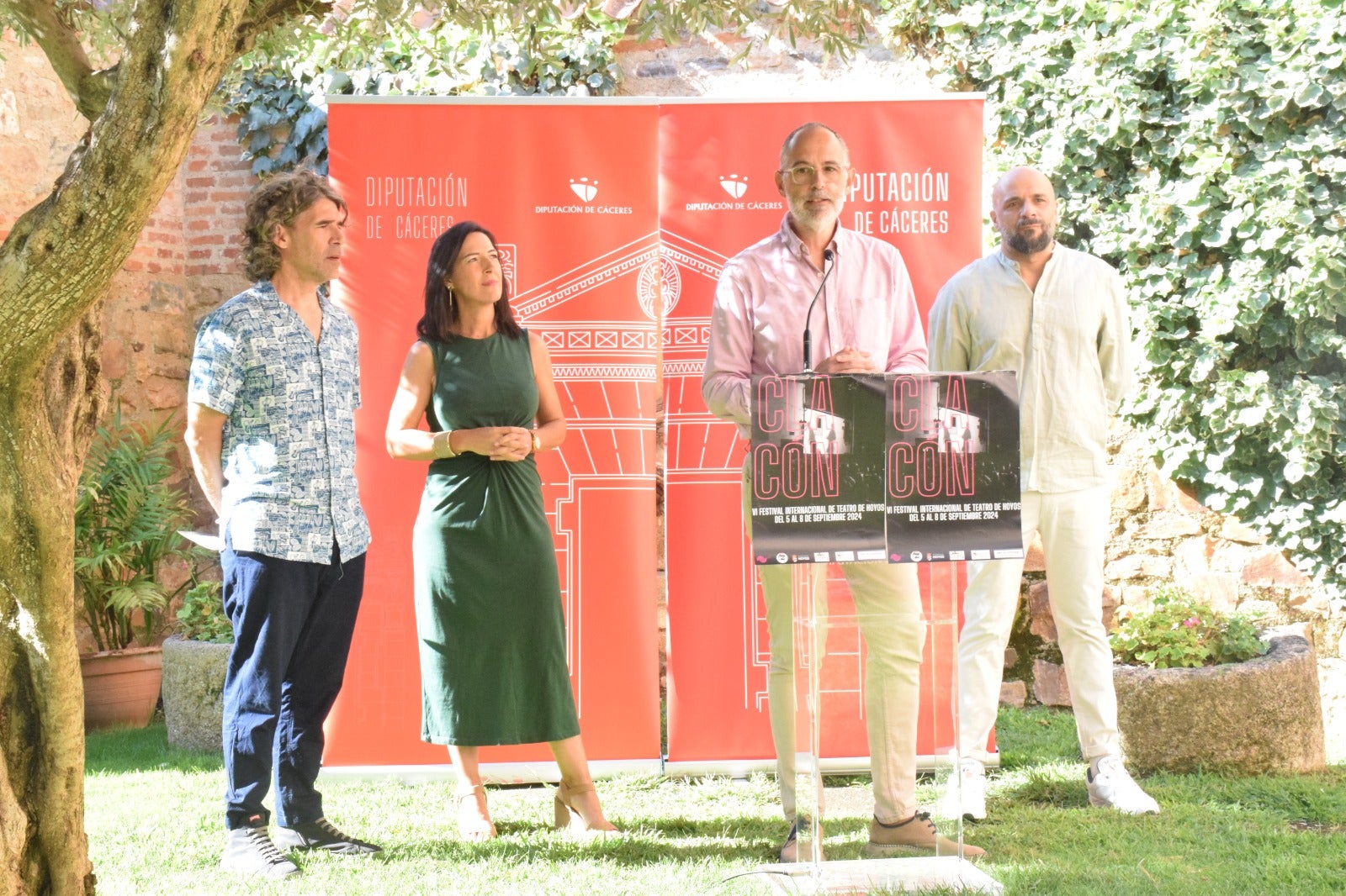 El Festival de Teatro Clásico y Contemporáneo Cla-Cón llegará del 5 al 8 de septiembre a la localidad serragatina de Hoyos El Festival de Teatro Clásico y Contemporáneo Cla-Cón llegará del 5 al 8 de septiembre a la localidad serragatina de Hoyos