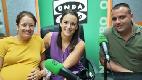 Mar&iacute;a Coll, Laura Gomila y Jos&eacute; Benejam en los estudios de Ma&oacute;. 