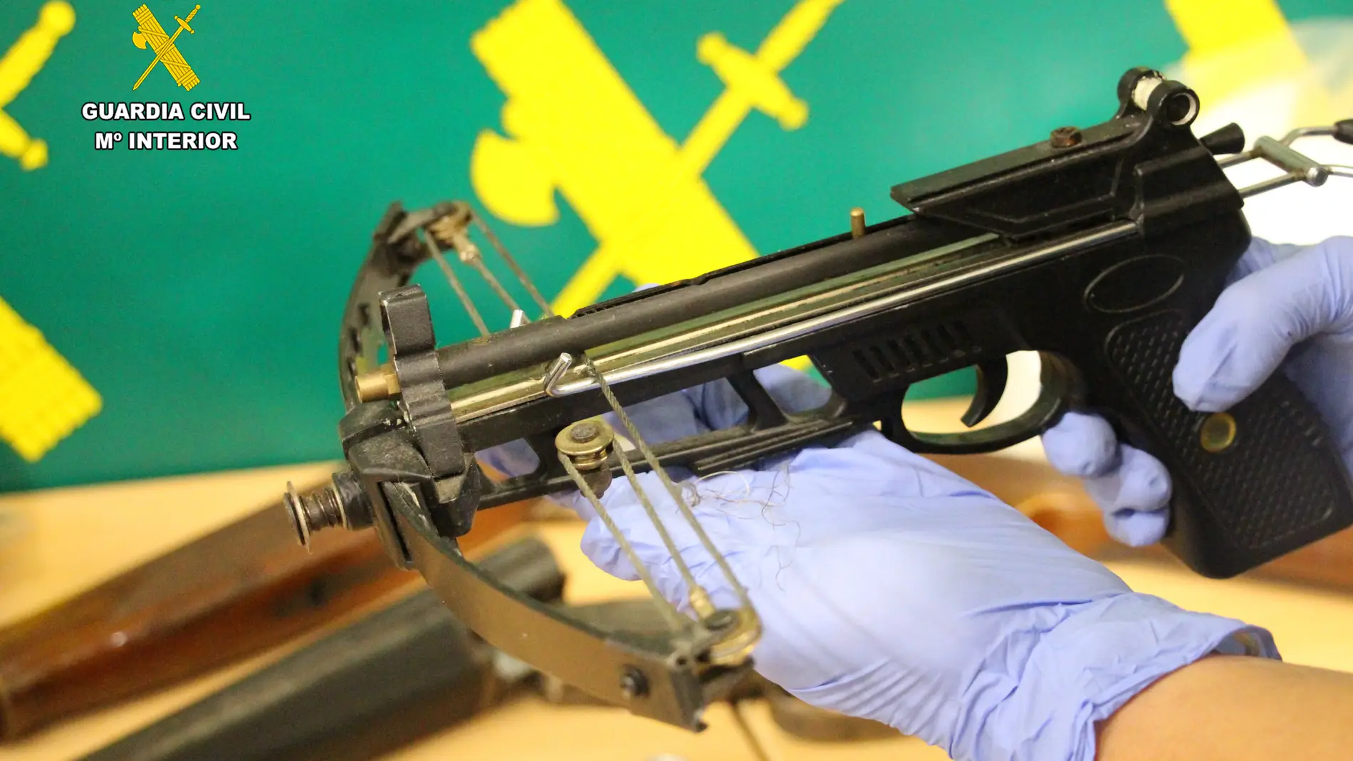 La Guardia Civil desarticula un grupo criminal dedicado al narcotráfico con sede en Cantabria La Guardia Civil desarticula un grupo criminal dedicado al narcotráfico con sede en Cantabria