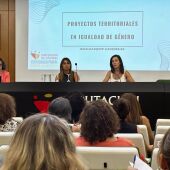 La Diputación de Cáceres perfila con las mancomunidades proyectos para el empoderamiento de la mujer en el mundo rural