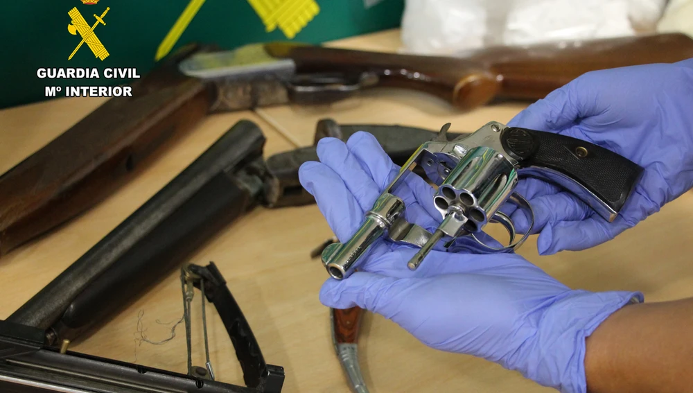 La Guardia Civil desarticula un grupo dedicado al narcotráfico con sede en Cantabria La Guardia Civil desarticula un grupo dedicado al narcotráfico con sede en Cantabria