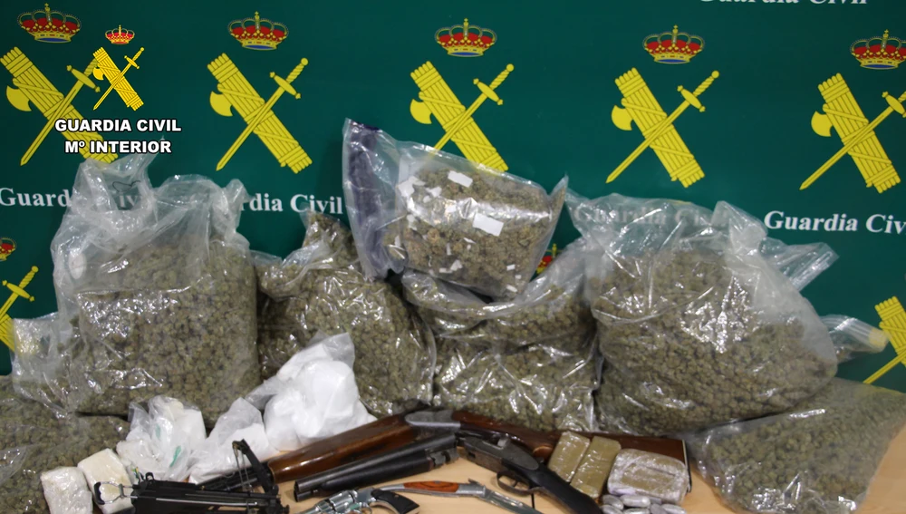 La Guardia Civil desarticula un grupo dedicado al narcotráfico con sede en Cantabria La Guardia Civil desarticula un grupo dedicado al narcotráfico con sede en Cantabria