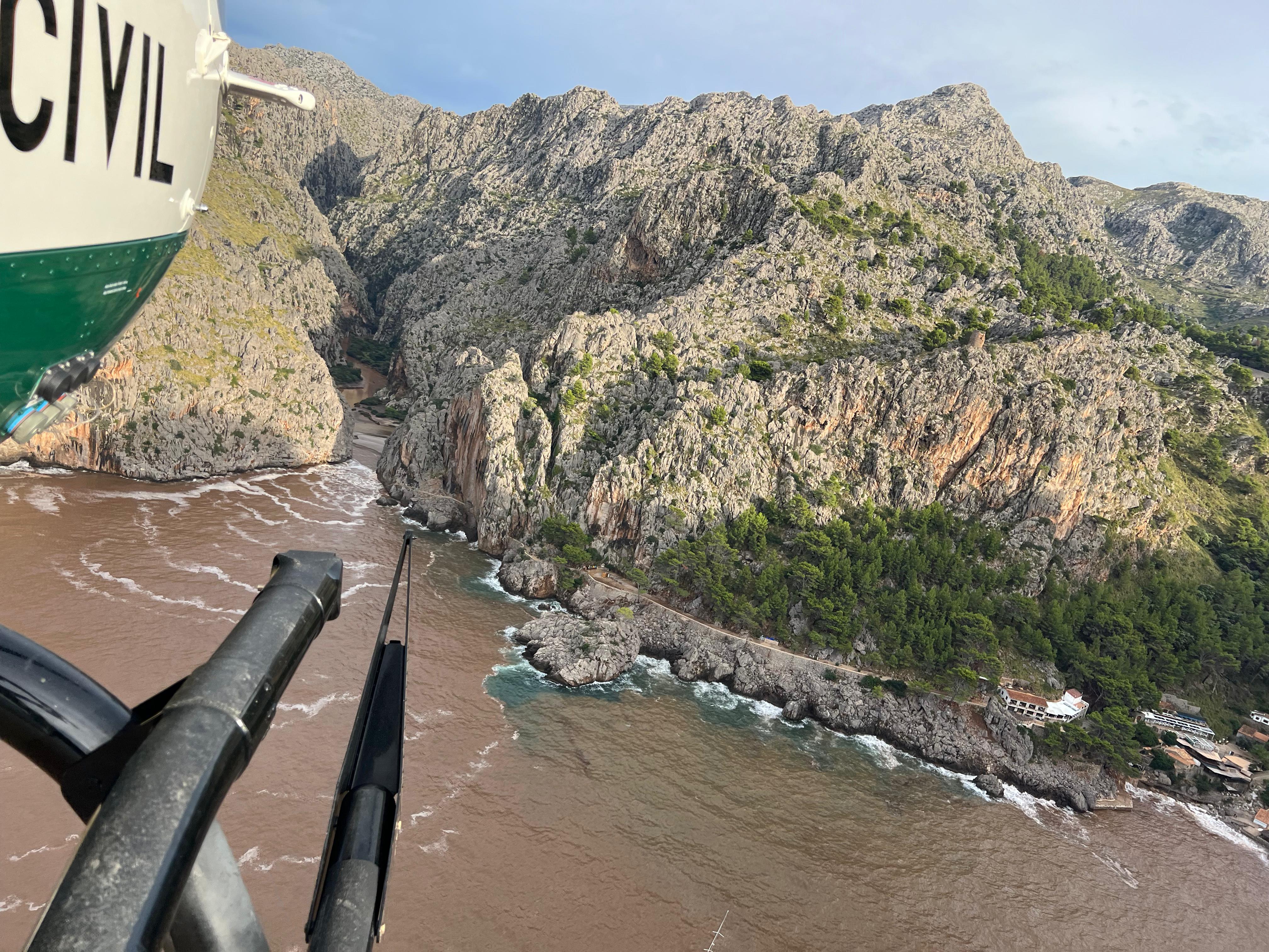El temporal se lleva su primera víctima mortal en Mallorca: una británica fallece arrastrada por la riada en el Torrent de Pareis El temporal se lleva su primera víctima mortal en Mallorca: una británica fallece arrastrada por la riada en el Torrent de Pareis