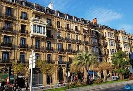 Estudiantes de Erasmus son víctimas de una estafa inmobiliaria en Donostia Estudiantes de Erasmus son víctimas de una estafa inmobiliaria en Donostia
