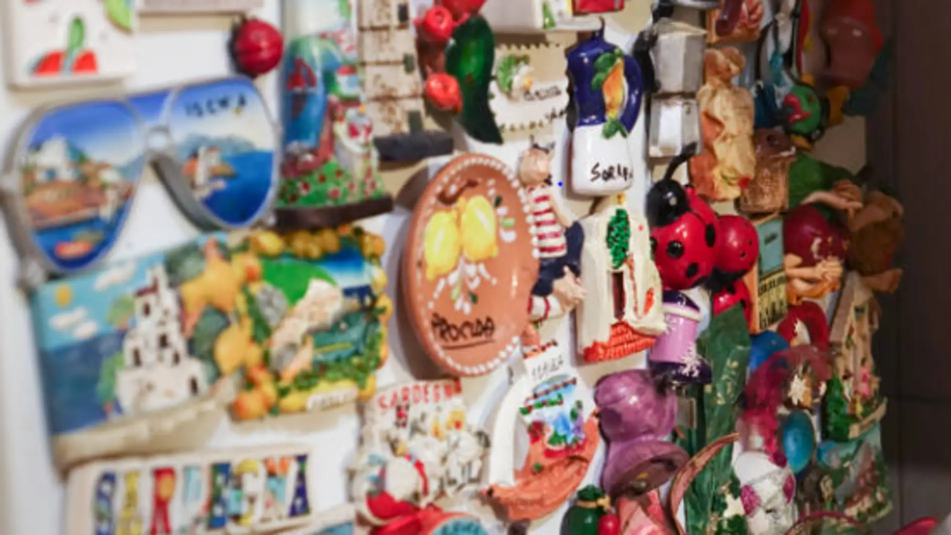 ¿Es real que poner los imanes en la nevera es un riesgo? Esto dicen los expertos ¿Es real que poner los imanes en la nevera es un riesgo? Esto dicen los expertos