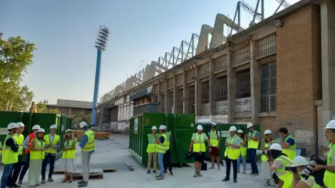 Las obras en La Romareda provocan cambios en la entrada de abonados al estadio Las obras en La Romareda provocan cambios en la entrada de abonados al estadio