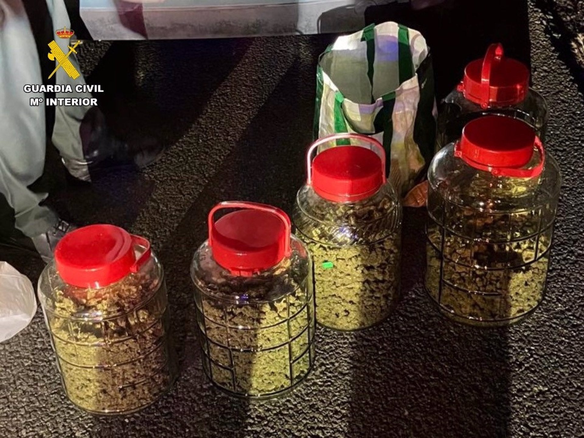 Detenido un hombre de 36 años con más de tres kilos de cogollos de marihuana en un control de carreteras en la A5 en Trujillo Detenido un hombre de 36 años con más de tres kilos de cogollos de marihuana en un control de carreteras en la A5 en Trujillo