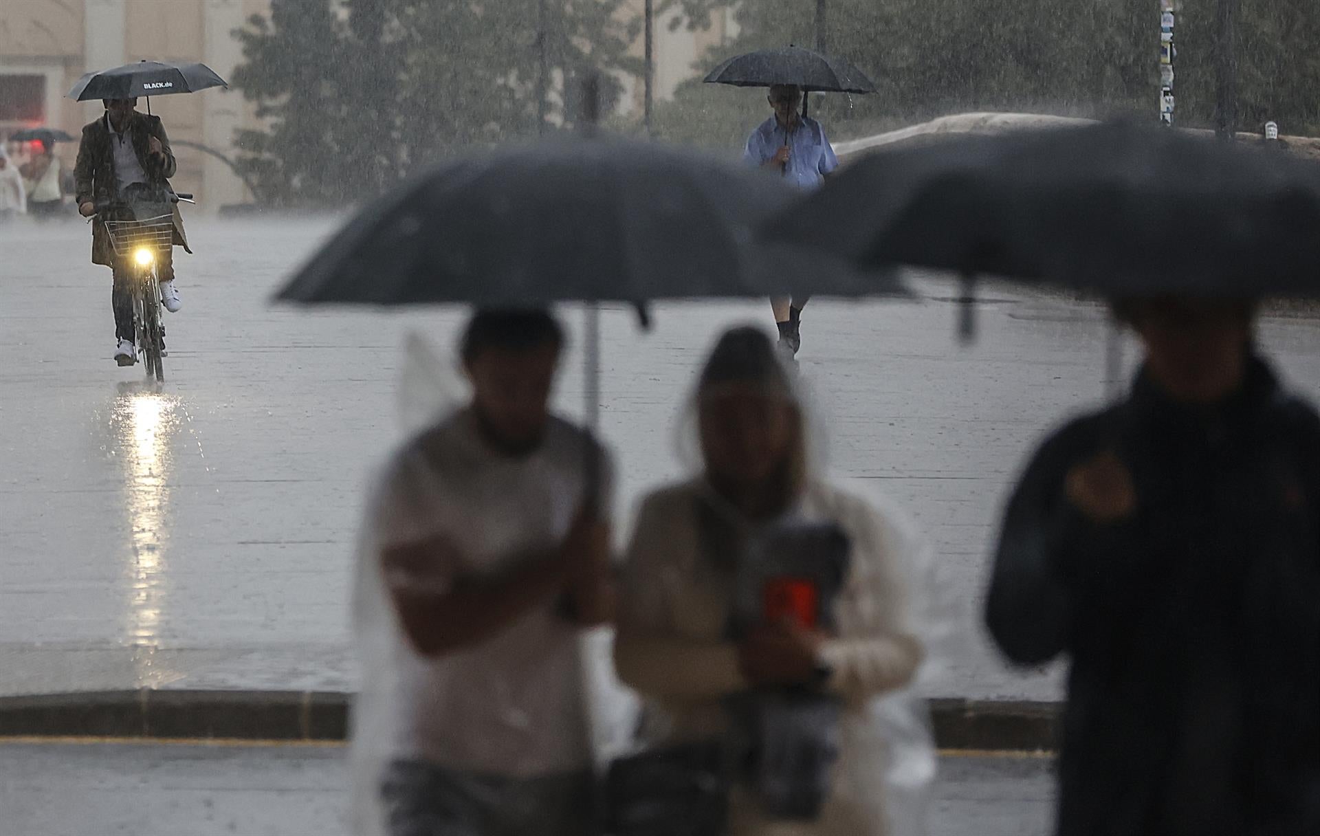 El tiempo para este lunes: nuboso y con lluvias débiles en el Cantábrico, norte de Galicia y Pirineos El tiempo para este lunes: nuboso y con lluvias débiles en el Cantábrico, norte de Galicia y Pirineos