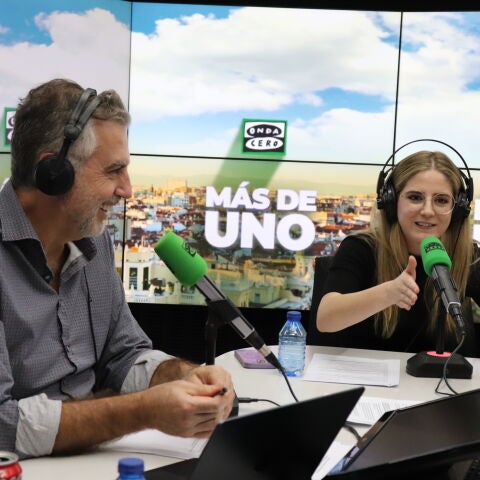 Irene Ram&iacute;rez con Carlos Alsina en 'M&aacute;s de uno'