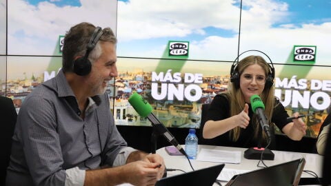 Irene Ram&iacute;rez con Carlos Alsina en 'M&aacute;s de uno'