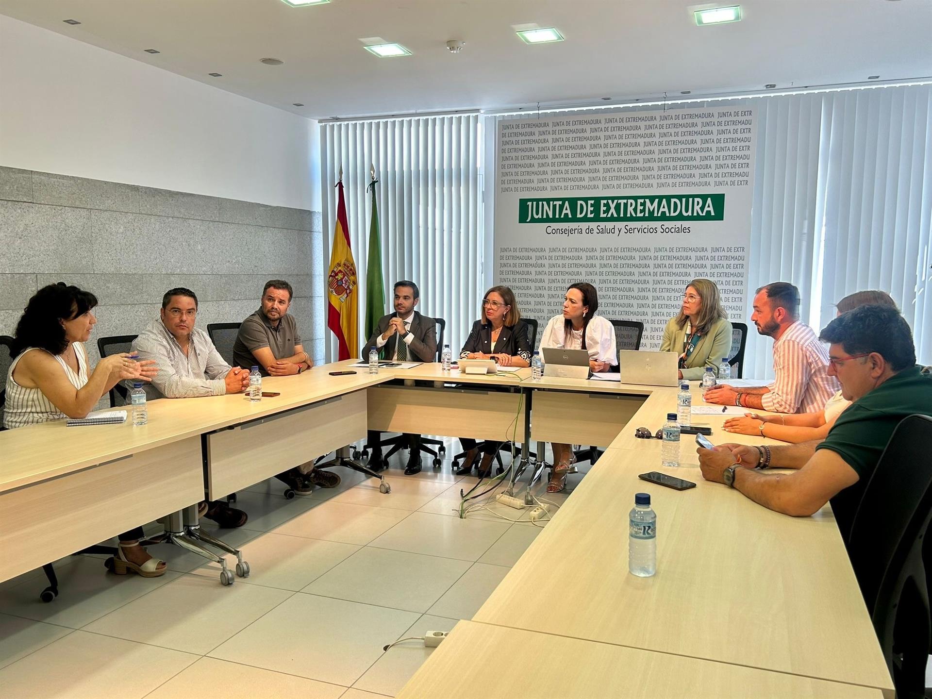 La Junta aporta 250.000 euros para eliminar mosquitos en fase larvaria en Vegas Altas para combatir el virus del Nilo La Junta aporta 250.000 euros para eliminar mosquitos en fase larvaria en Vegas Altas para combatir el virus del Nilo
