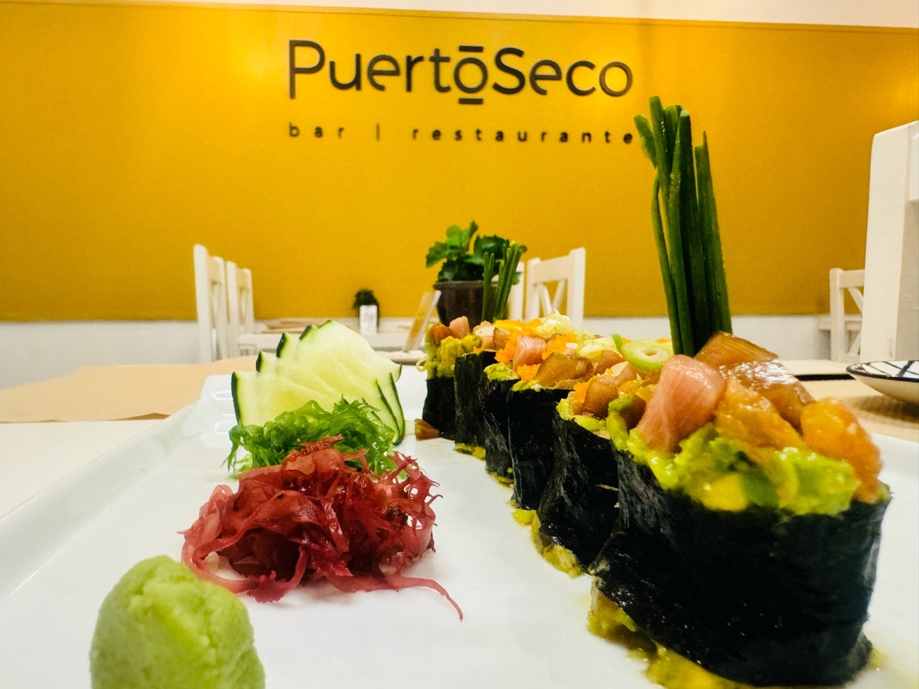 Maki de Tartar de atún rojo salvaje Maki de Tartar de atún rojo salvaje