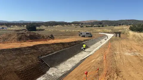 Las obras de encauzamiento de la corriente fluvial 'La Remonta' en Pallares contarán con una inversión de 300.000 euros Las obras de encauzamiento de la corriente fluvial 'La Remonta' en Pallares contarán con una inversión de 300.000 euros