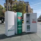 La campanya que ha engegat l'ONG Educo a la plaça Universitat de Barcelona