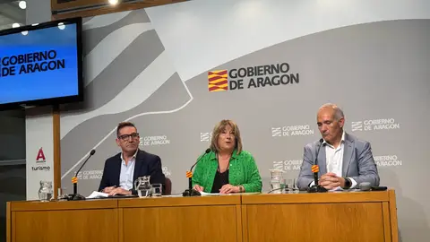 Mallada, Hernández y Magdaleno durante la rueda de prensa en el Pignatelli Mallada, Hernández y Magdaleno durante la rueda de prensa en el Pignatelli