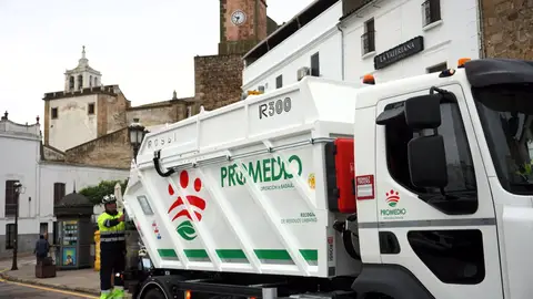 Berlanga y Fuentes de León se incorporan al servicio de recogida de los residuos urbanos de Promedio en la provincia de Badajoz Berlanga y Fuentes de León se incorporan al servicio de recogida de los residuos urbanos de Promedio en la provincia de Badajoz
