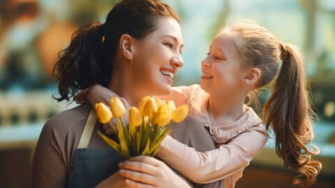 Por qu&eacute; se regalan flores amarillas el 21 de septiembre