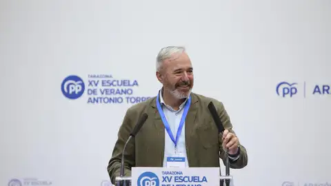 Jorge Azcón, durante la inauguración de la Escuela de Verano del PP Jorge Azcón, durante la inauguración de la Escuela de Verano del PP