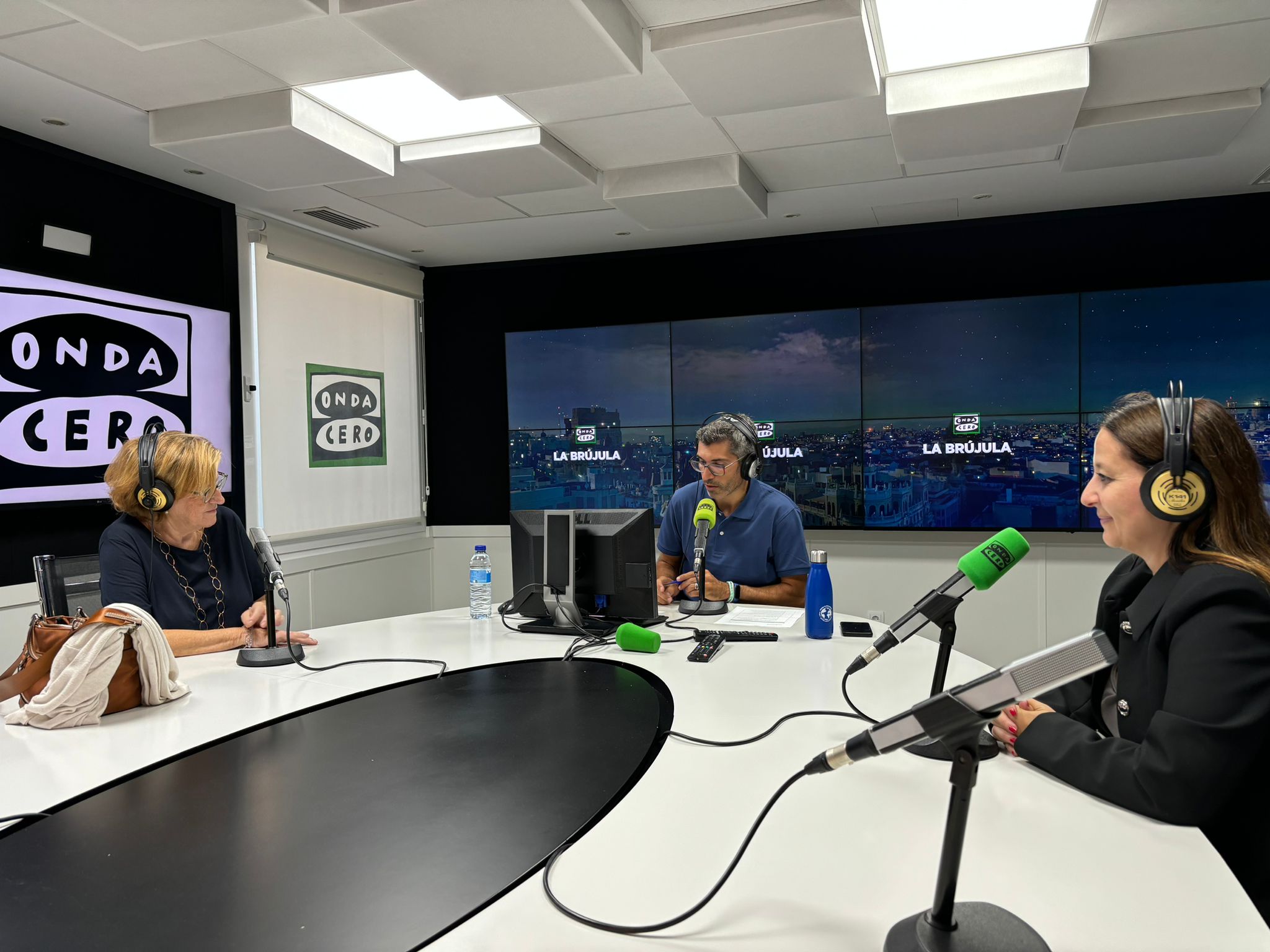 La tertúlia de la Brúixola La tertúlia de la Brúixola