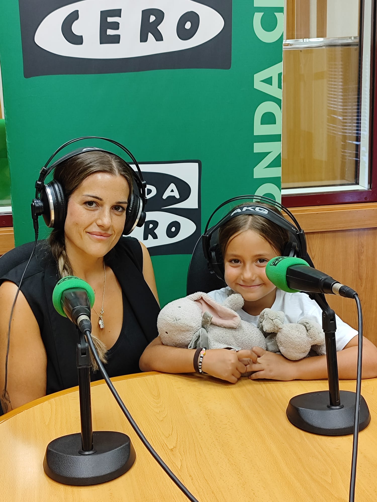 Lucía, una pequeña actriz talaverana, protagonista de la nueva serie del cineasta Javier Fesser Lucía, una pequeña actriz talaverana, protagonista de la nueva serie del cineasta Javier Fesser