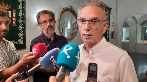 Autorizada una protesta con motivo de la entrega de las Medallas de Extremadura bajo el lema 'Defendamos la tierra' Autorizada una protesta con motivo de la entrega de las Medallas de Extremadura bajo el lema 'Defendamos la tierra'