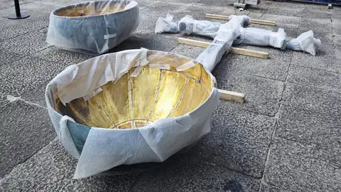 Cruz restaurada de la Iglesia de la Laboral de Gijón Cruz restaurada de la Iglesia de la Laboral de Gijón