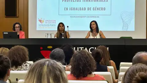 La Diputación de Cáceres perfila con las mancomunidades proyectos destinados al empoderamiento de la mujer en el mundo rural La Diputación de Cáceres perfila con las mancomunidades proyectos destinados al empoderamiento de la mujer en el mundo rural