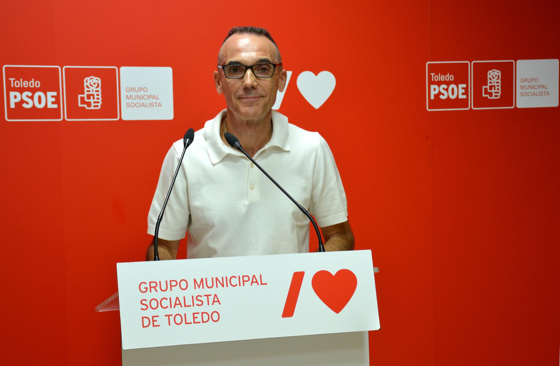 El PSOE considera "precario, deficiente e indigno" el servicio de autobuses de Toledo El PSOE considera "precario, deficiente e indigno" el servicio de autobuses de Toledo