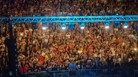 Foto aérea de la noche del concierto de Mojinos Escozíos en Puerto Real Foto aérea de la noche del concierto de Mojinos Escozíos en Puerto Real